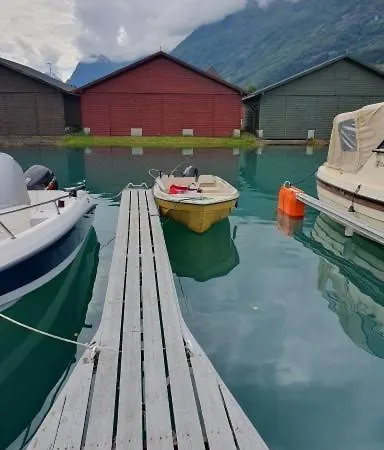 펜션 Sjarmerende I Olden Rett Ved Fjorden
