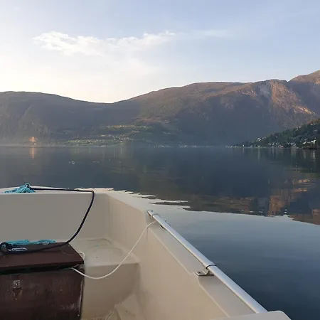 Sjarmerende I Olden Rett Ved Fjorden بيت للعطل سترين