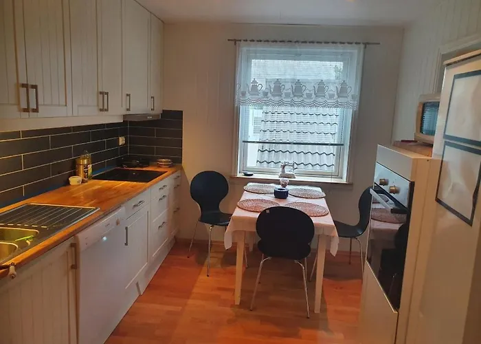 Semesterbostad Sjarmerende I Olden Rett Ved Fjorden