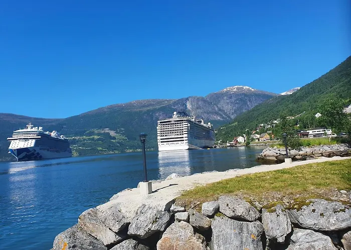 Sjarmerende I Olden Rett Ved Fjorden Casa vacanze